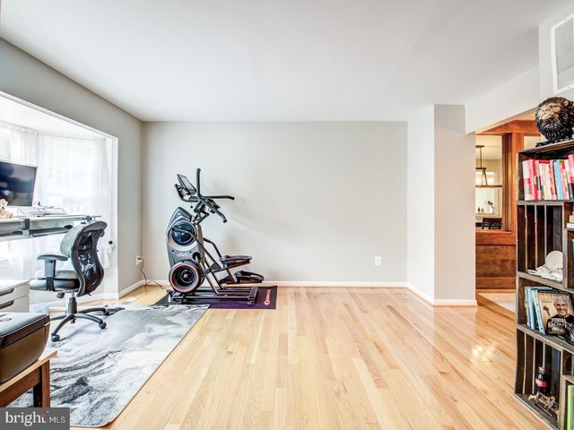 7112 LAKE COVE DR, Alexandria, VA 22315