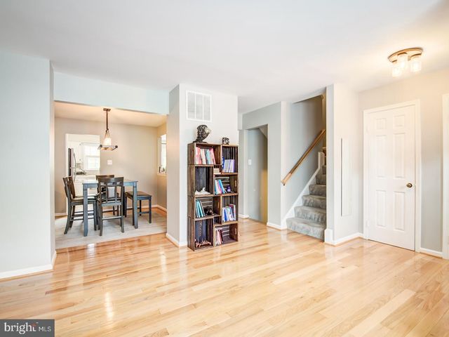 7112 LAKE COVE DR, Alexandria, VA 22315