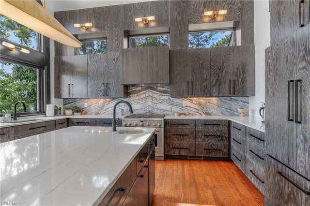 1706 South Woodside LN, Virginia Beach, VA 23454