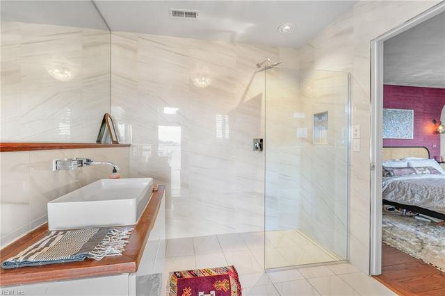 1706 South Woodside LN, Virginia Beach, VA 23454