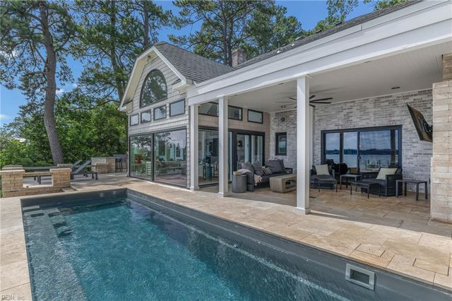1706 South Woodside LN, Virginia Beach, VA 23454