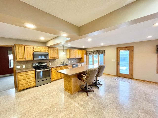 411 Vernon Avenue, Morgan, MN 56266