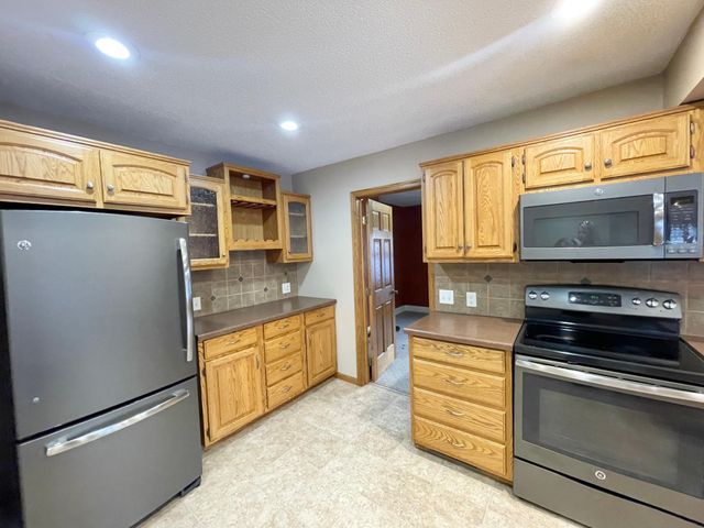 411 Vernon Avenue, Morgan, MN 56266