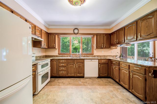 5 Red Fox Run, Chester, NY 10918