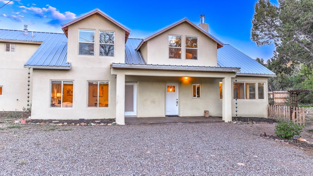 610 State Highway 165, Placitas, NM 87043