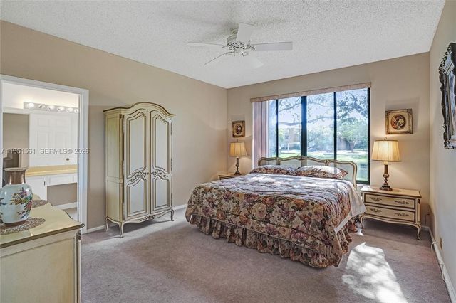 10530 NW 10th St B-125, Plantation, FL 33322