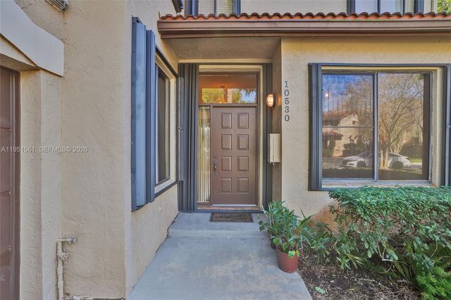 10530 NW 10th St B-125, Plantation, FL 33322