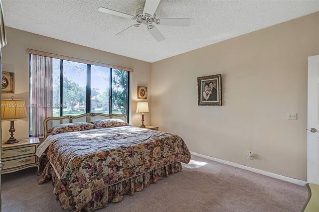 10530 NW 10th St B-125, Plantation, FL 33322