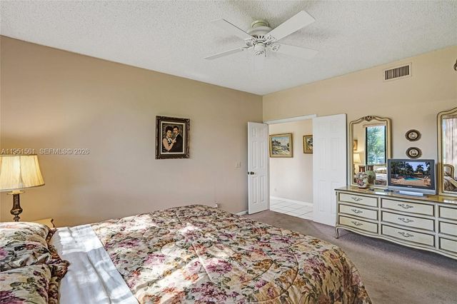 10530 NW 10th St B-125, Plantation, FL 33322