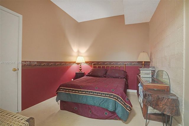 10530 NW 10th St B-125, Plantation, FL 33322