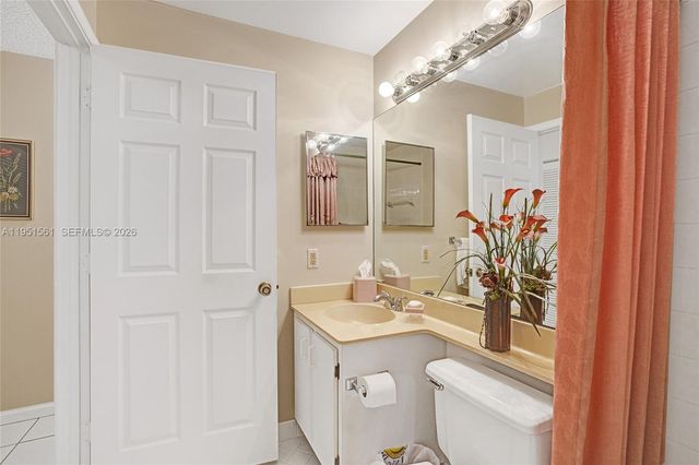 10530 NW 10th St B-125, Plantation, FL 33322