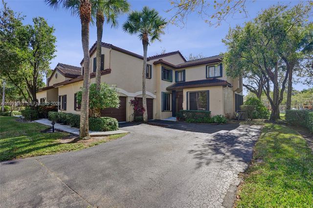 10530 NW 10th St B-125, Plantation, FL 33322