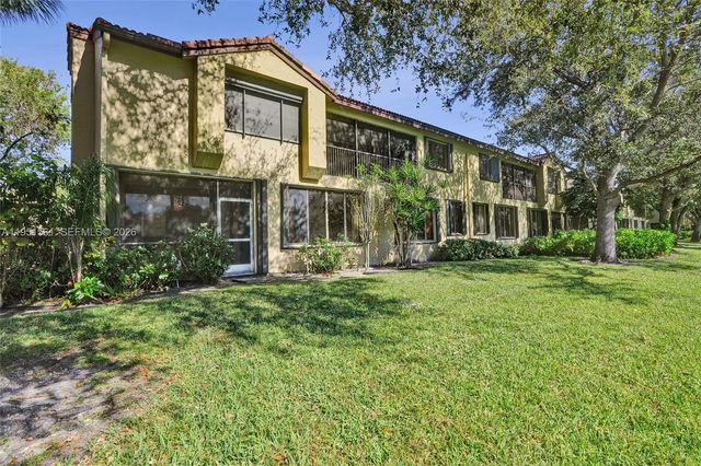 10530 NW 10th St B-125, Plantation, FL 33322