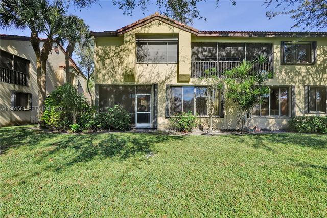 10530 NW 10th St B-125, Plantation, FL 33322