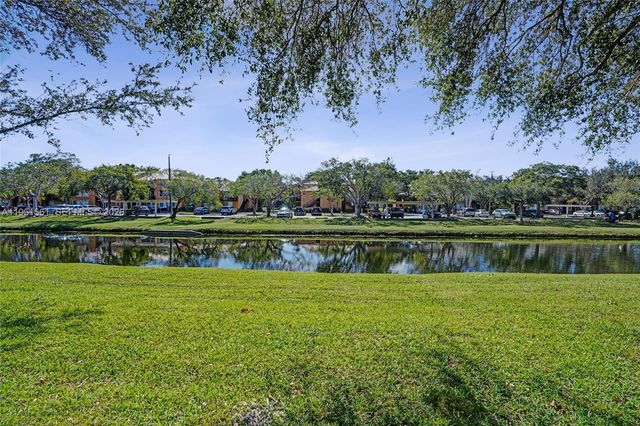 10530 NW 10th St B-125, Plantation, FL 33322