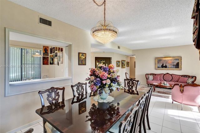 10530 NW 10th St B-125, Plantation, FL 33322