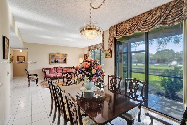 10530 NW 10th St B-125, Plantation, FL 33322