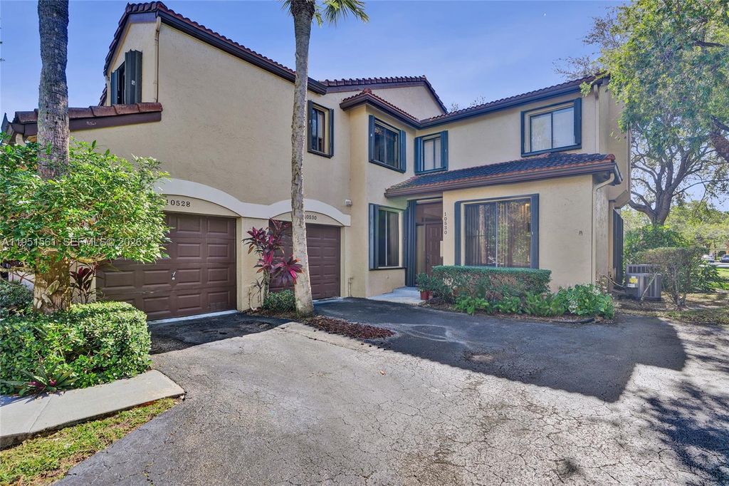 10530 NW 10th St B-125, Plantation, FL 33322