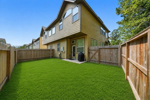 5 Cheswood Manor Drive, The Woodlands, TX 77382