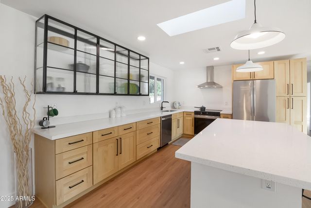 8829 N 17TH Avenue, Phoenix, AZ 85021