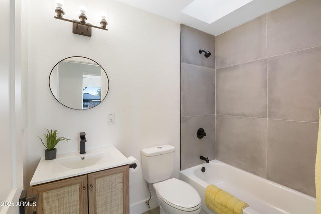 8829 N 17TH Avenue, Phoenix, AZ 85021