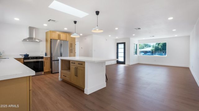 8829 N 17TH Avenue, Phoenix, AZ 85021