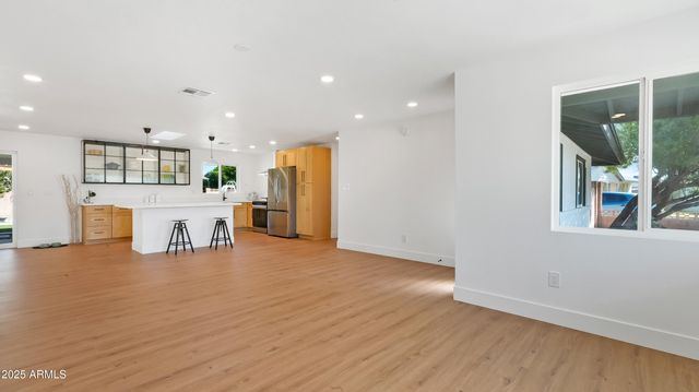 8829 N 17TH Avenue, Phoenix, AZ 85021