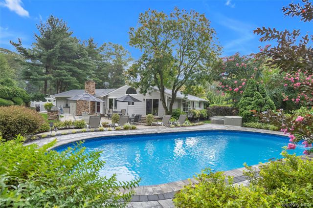 87 Teed Street, South Huntington, NY 11746