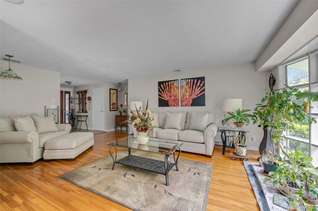 87 Teed Street, South Huntington, NY 11746