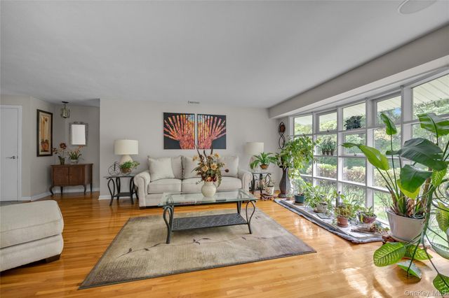 87 Teed Street, South Huntington, NY 11746