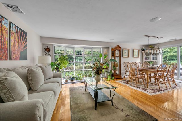 87 Teed Street, South Huntington, NY 11746