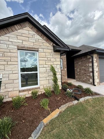 1320 Colonial Avenue, Tuttle, OK 73089