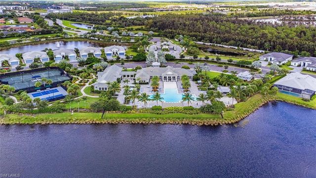 9213 Cayman DR, Naples, FL 34114