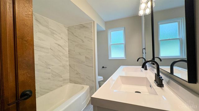 2935 Lafeuille Avenue, Cincinnati, OH 45211