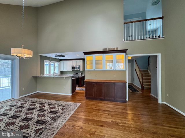 15 LINDEN HILL WAY SW, Leesburg, VA 20175
