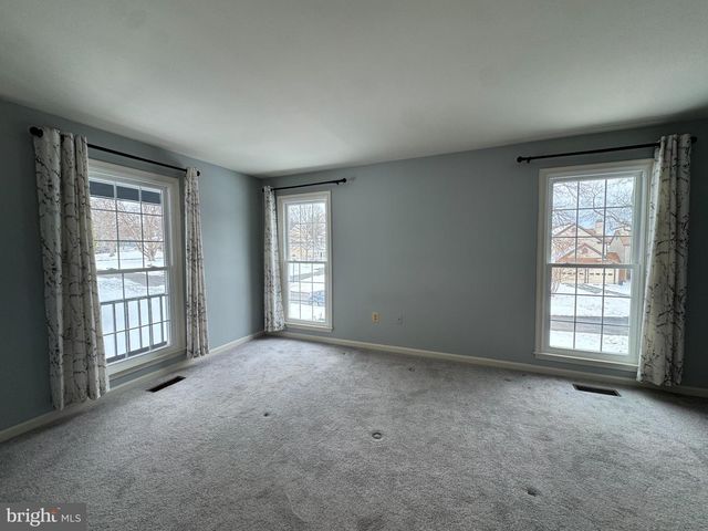 15 LINDEN HILL WAY SW, Leesburg, VA 20175