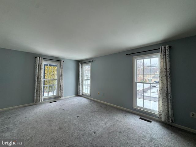 15 LINDEN HILL WAY SW, Leesburg, VA 20175