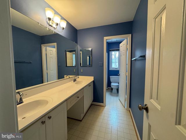 15 LINDEN HILL WAY SW, Leesburg, VA 20175