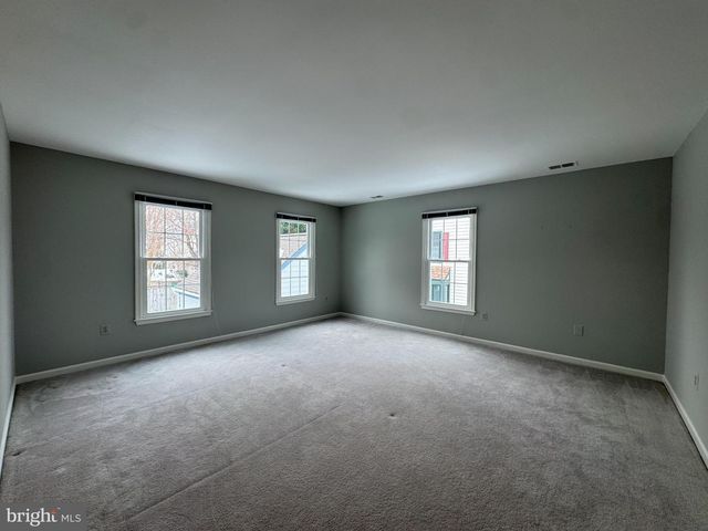 15 LINDEN HILL WAY SW, Leesburg, VA 20175