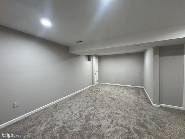15 LINDEN HILL WAY SW, Leesburg, VA 20175