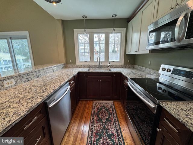 15 LINDEN HILL WAY SW, Leesburg, VA 20175