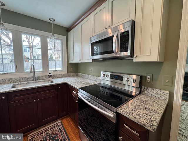 15 LINDEN HILL WAY SW, Leesburg, VA 20175