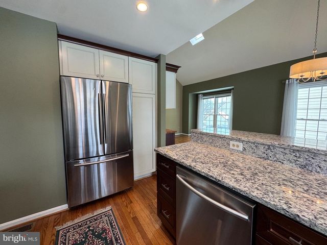 15 LINDEN HILL WAY SW, Leesburg, VA 20175