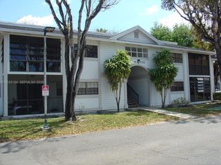 19025 NW 62nd Avenue 202, Hialeah, FL 33015