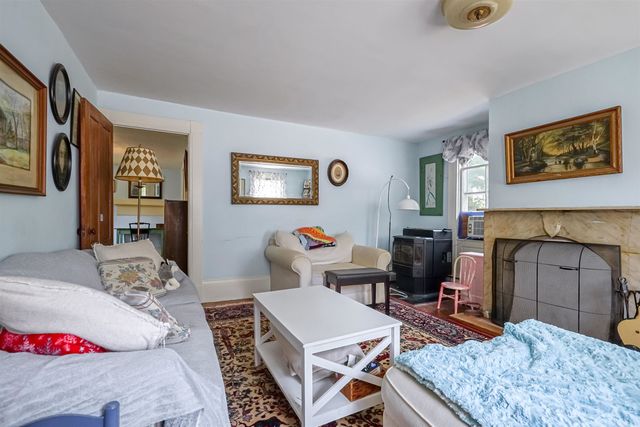 16 Francestown Road, Bennington, NH 03442