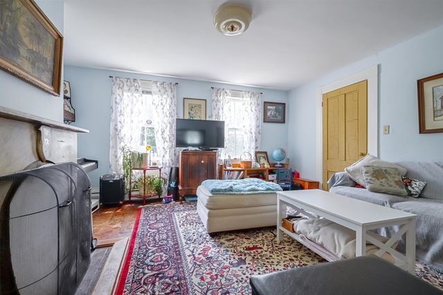 16 Francestown Road, Bennington, NH 03442