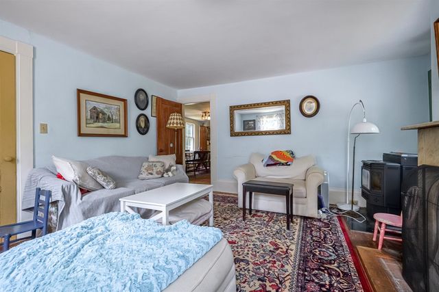 16 Francestown Road, Bennington, NH 03442
