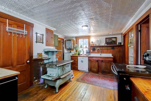 16 Francestown Road, Bennington, NH 03442