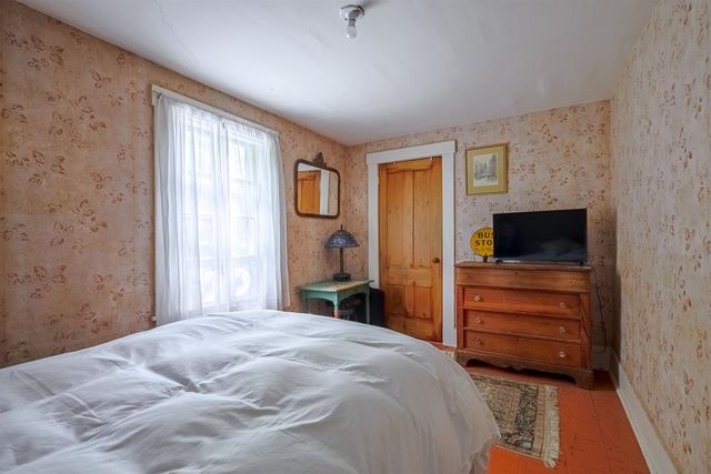 16 Francestown Road, Bennington, NH 03442