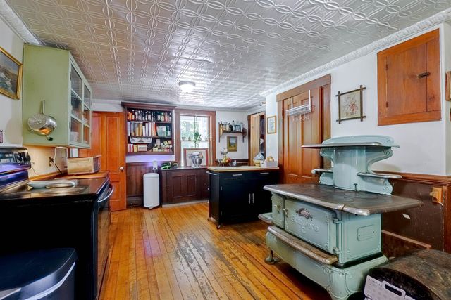 16 Francestown Road, Bennington, NH 03442